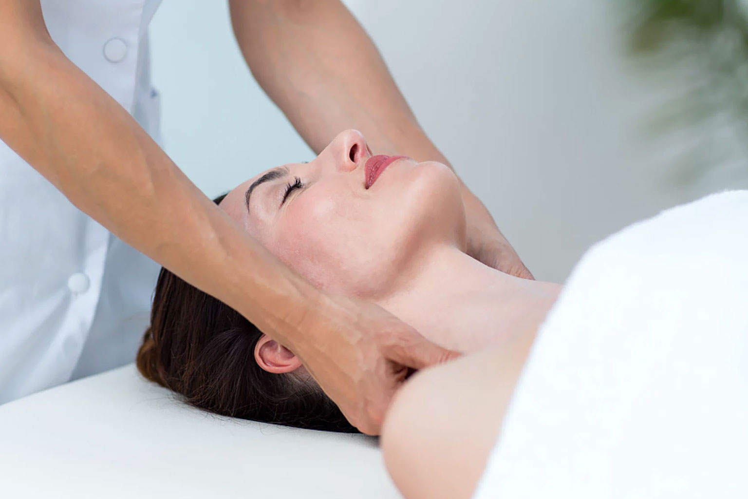 Relaxing massage service at PodoLogic Beauty